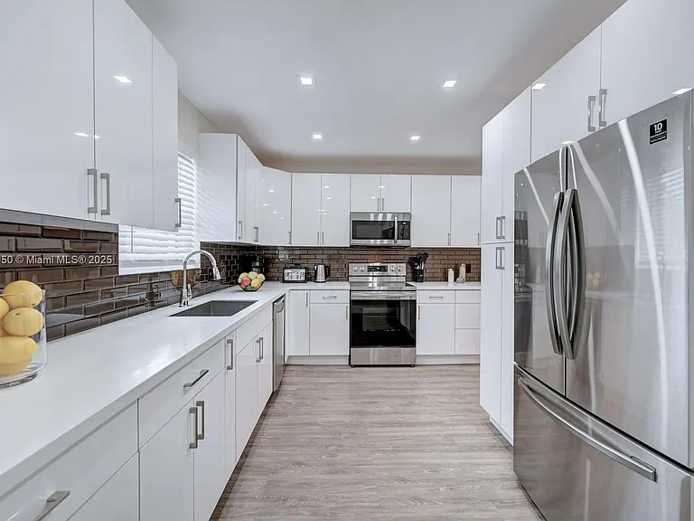 801 Harrison St — Photo 36