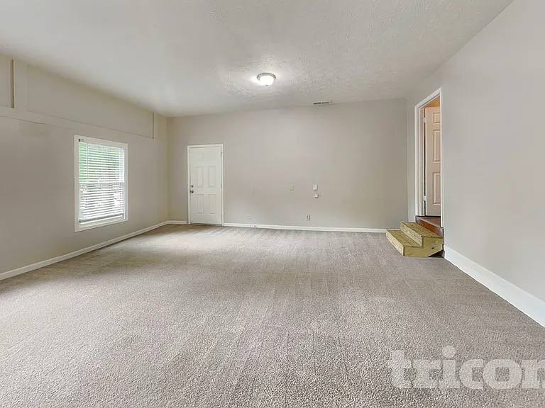 4251 Cary Dr — Photo 15