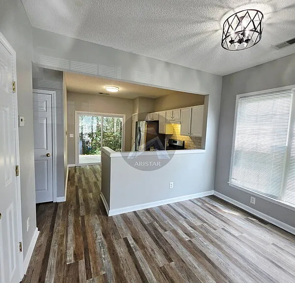 1691 Woodsford Rd NW — Photo 26
