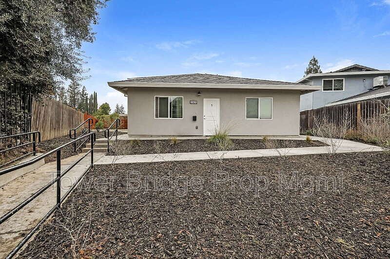 1st image of 2409 Cava Ct Unit 4