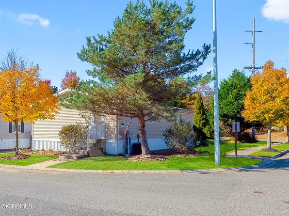 2 Baltimore Avenue, Manahawkin, NJ 08050