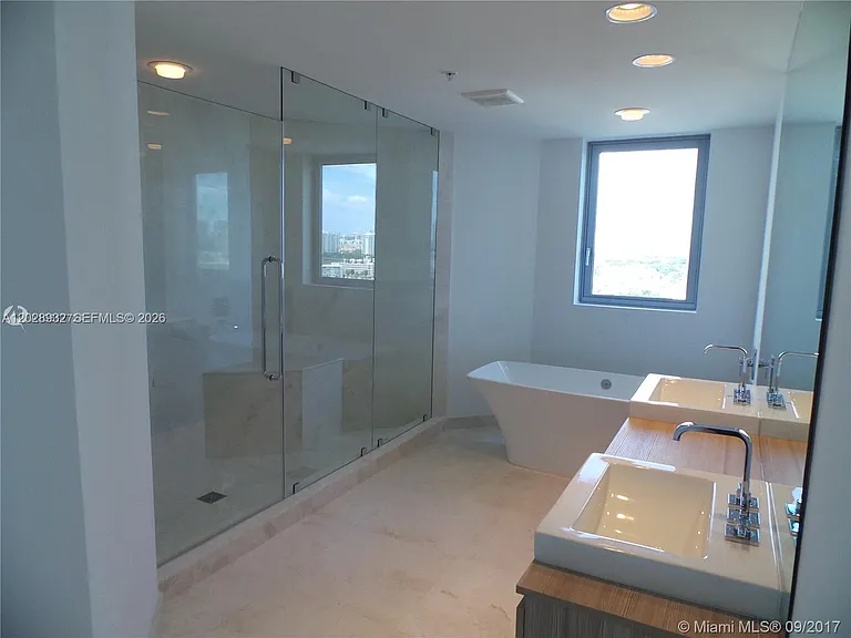 17111 N Biscayne Blvd #1703 — Photo 45