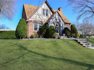 3 Moreland St, Johnston, RI 02919