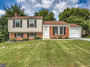 127 Conway Dr, Lititz, PA 17543