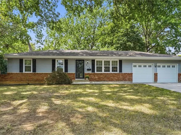 717 N Curtis St, Olathe, KS 66061