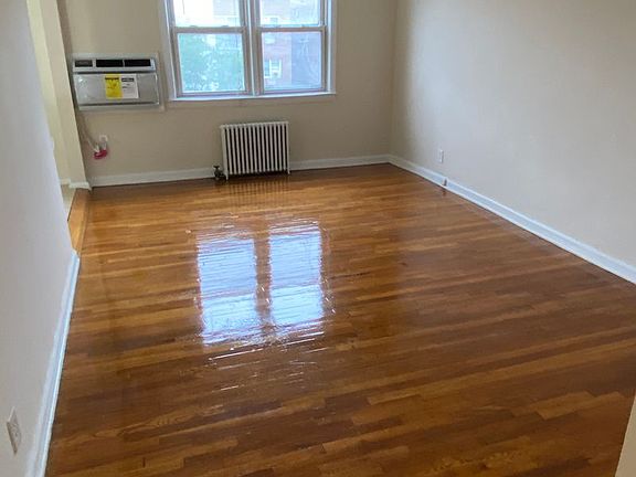 3rd image of 21-06 Steinway St #3