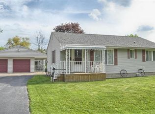 1026 Washington Dr, Flint, MI 48507