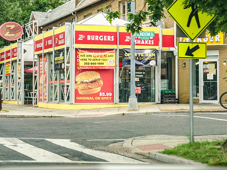 Restaurants Nearby