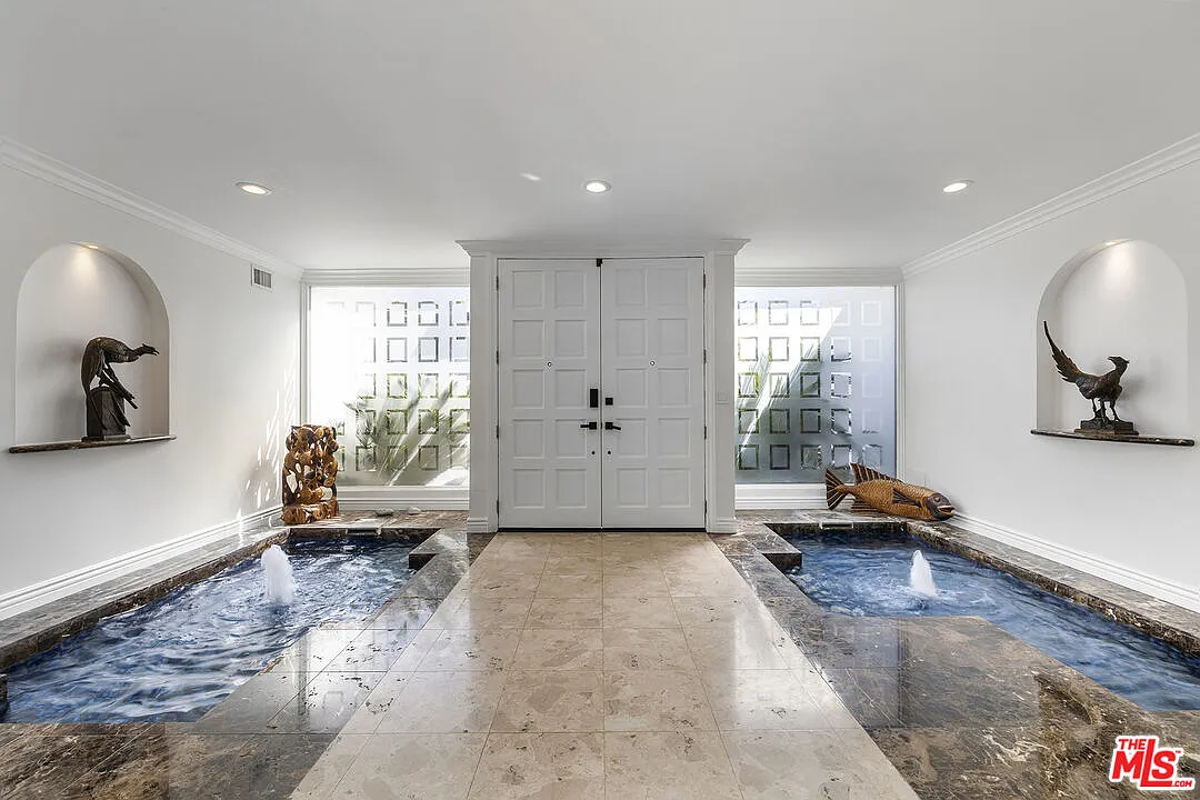 4 bed, 4.5 bath, 6259 sqft, $25,000 — Photo 3