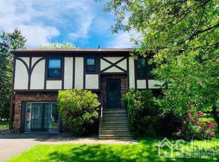 883 Inman Ave, Edison, NJ 08820