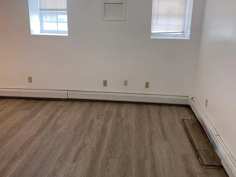 98 Morris St #BASEMENT — Photo 4