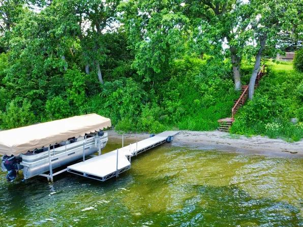 48104 Bay View Rd, Big Stone City, SD 57216