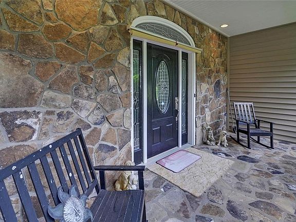 4th image of 88 Cedar Ridge Rd