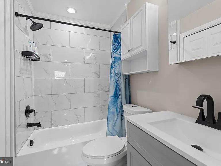2235 E Chase St — Photo 32