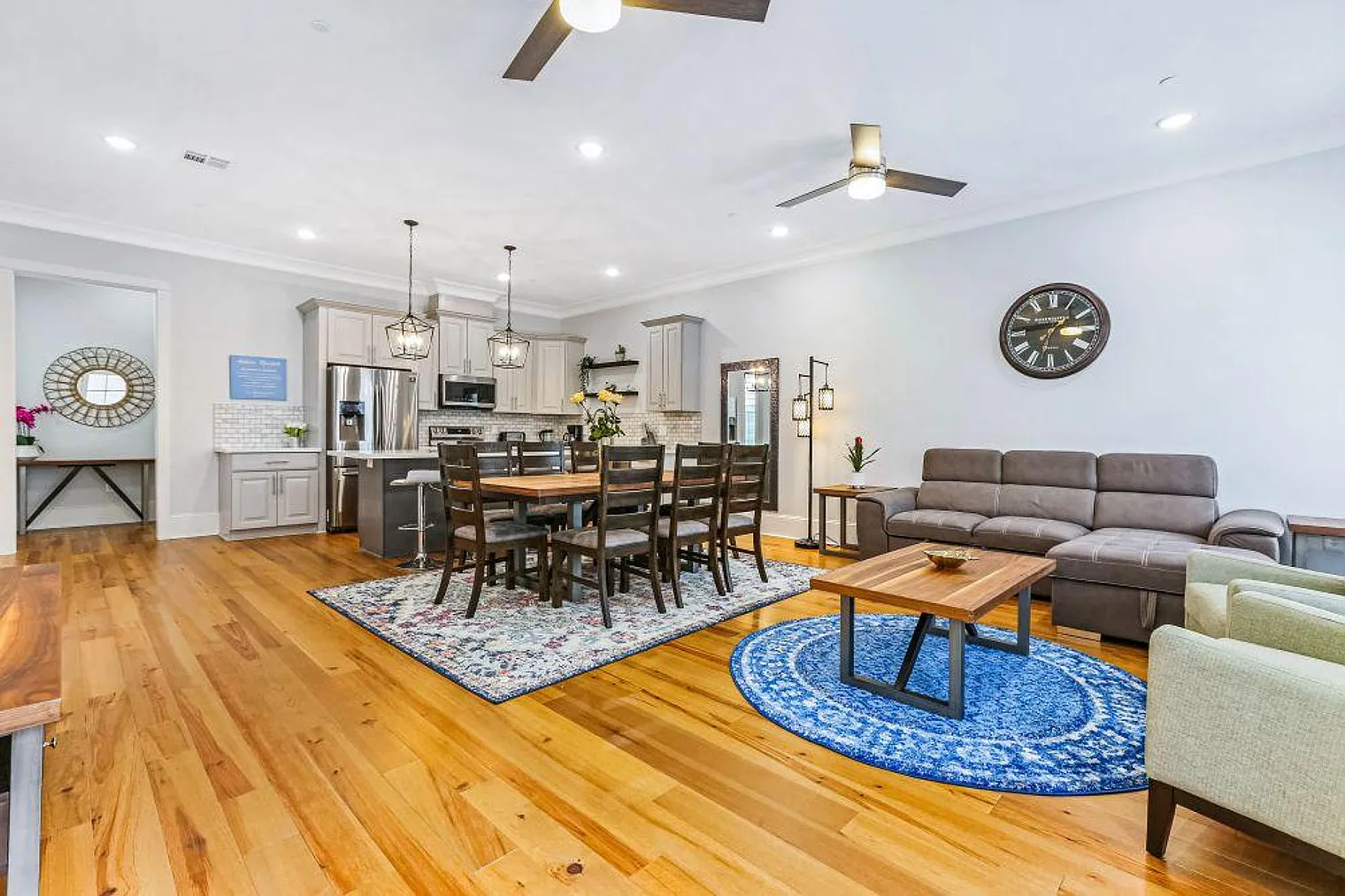 4 bed, 3.0 bath, 2292 sqft, $9,312 — Photo 4