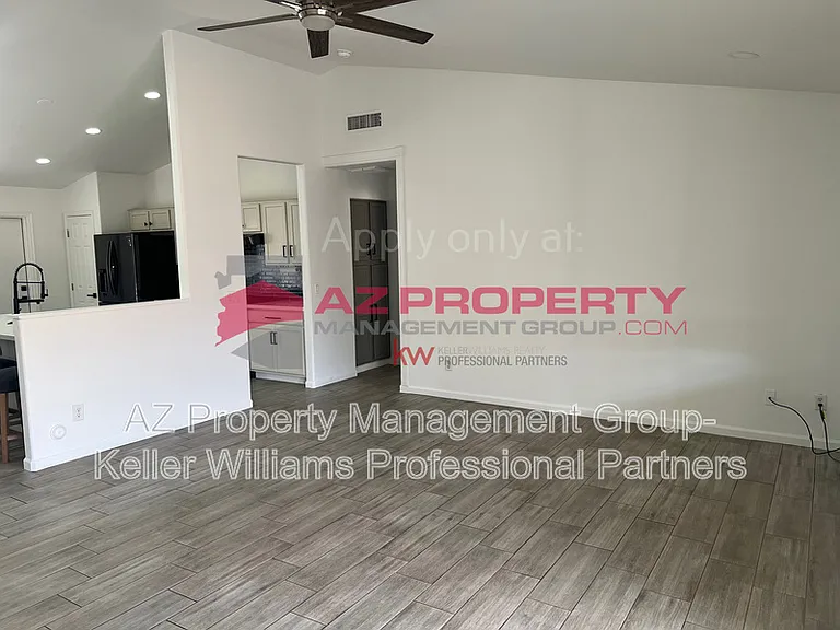 2447 S 80th Ln — Photo 7