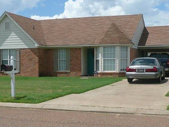 1st image of 119 Pecan Dr