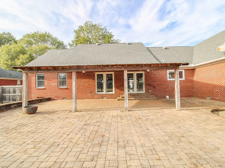 17524 Martin Dr — Photo 52