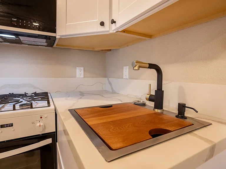 946 Cherry St #10 — Photo 6