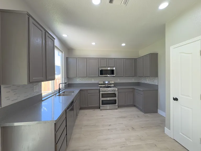 8268 Iron Gorge Dr — Photo 6