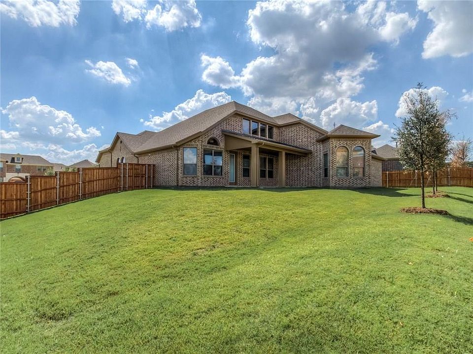 2nd image of 509 Silver Chase Dr