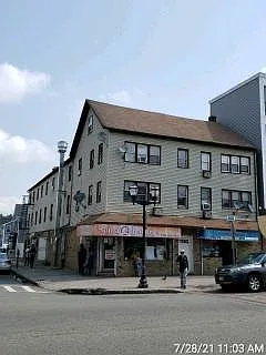 Building Photo 4