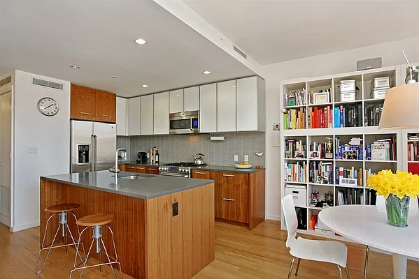 Rented by Corcoran | media 25
