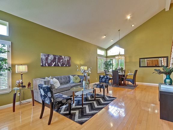 3rd image of 6234 Camino Del Lago
