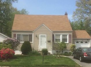 161 Merritt Ave, Bergenfield, NJ 07621