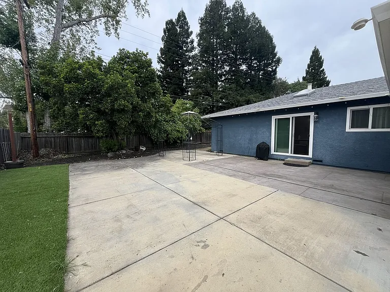 8342 Hillgrove St — Photo 22