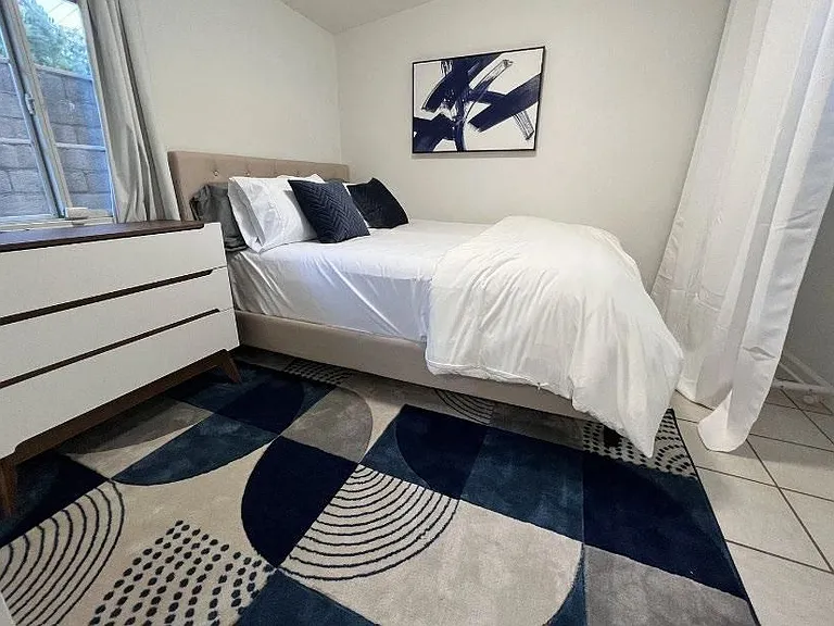 1145 Valencia Way #B — Photo 5