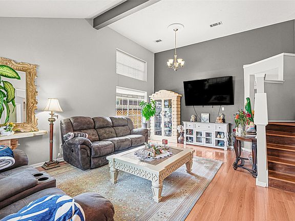 4th image of 22407 Rangeview Dr