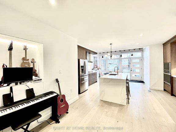 4th image of 16 Woodlee Rd