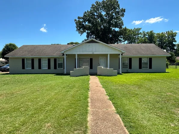 1401 Fords Way, Muscle Shoals, AL 35661