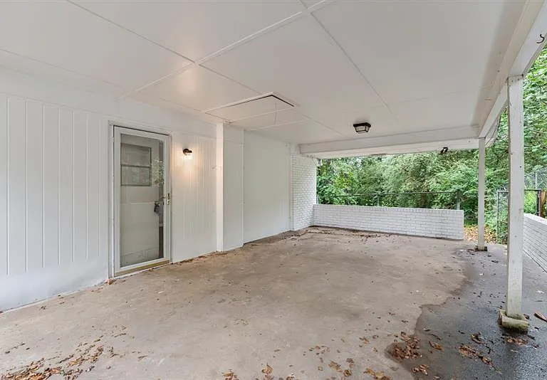 2352 Elmwood Cir SE — Photo 38