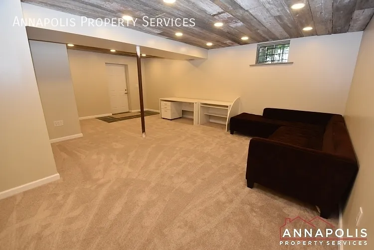 1915 Ridgewood Rd — Photo 11