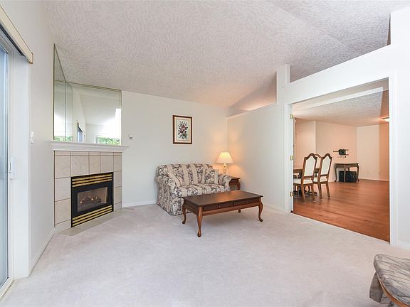 4th image of 417 Heather Ct #8