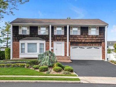 4 Carriage Road, Roslyn, NY, 11576