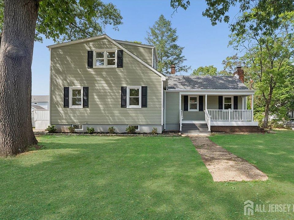 1st image of 122 Fernhead Ave