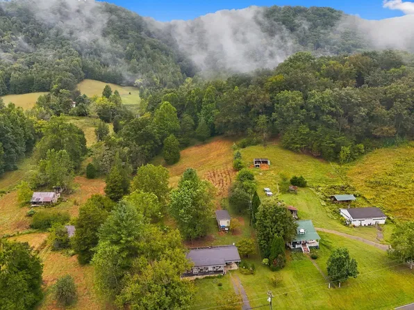 3222 Goshen Valley Rd, Rogersville, TN 37857