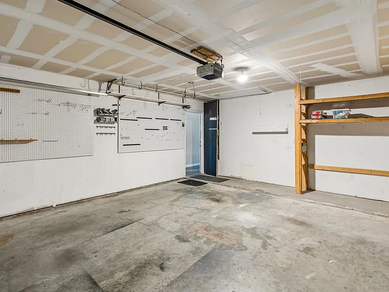 1001 Margaret Dr — Photo 25