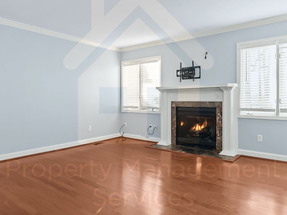 1st image of 4118 Mason Woods Ln