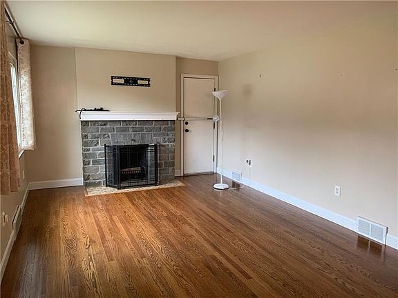 3rd image of 80 Northmont St