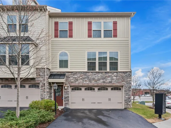 858 Beacon Ln, Pittsburgh, PA 15237