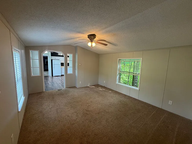 2476 Cunningham Rd — Photo 3