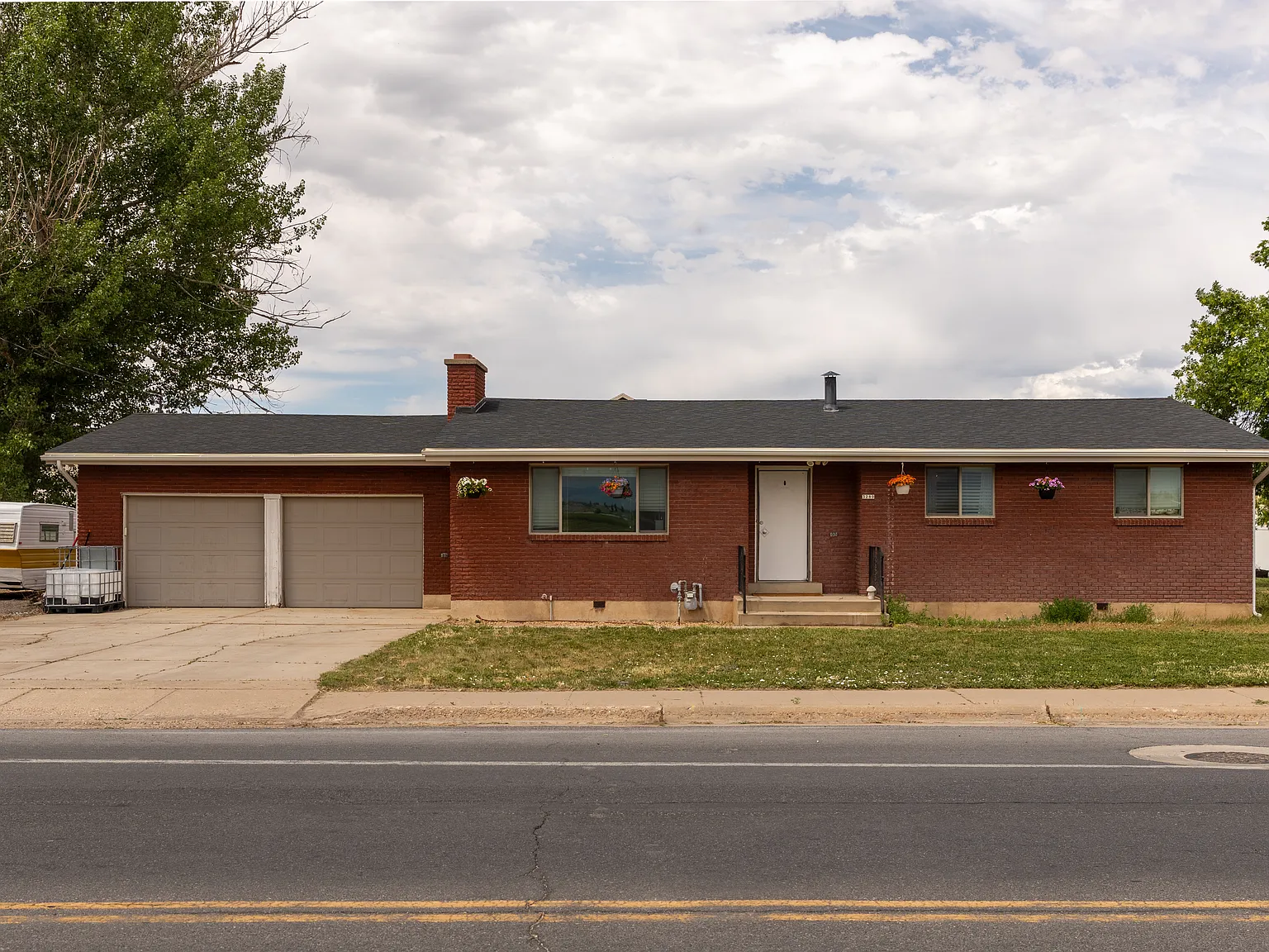 3 bed, 1576 sqft, $2,450 — Photo 1