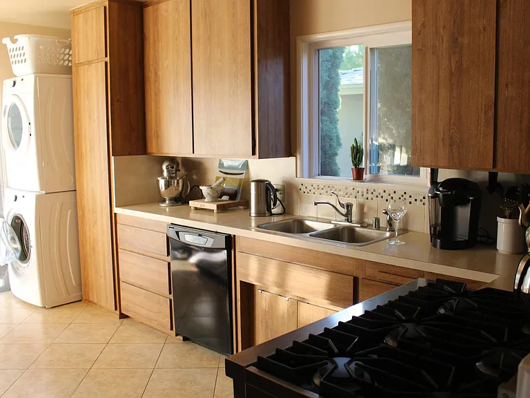 3283 Kelton Ave — Photo 6