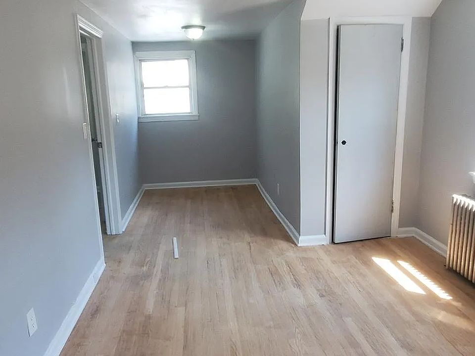 1st image of 13-15 Lehigh Ave #3