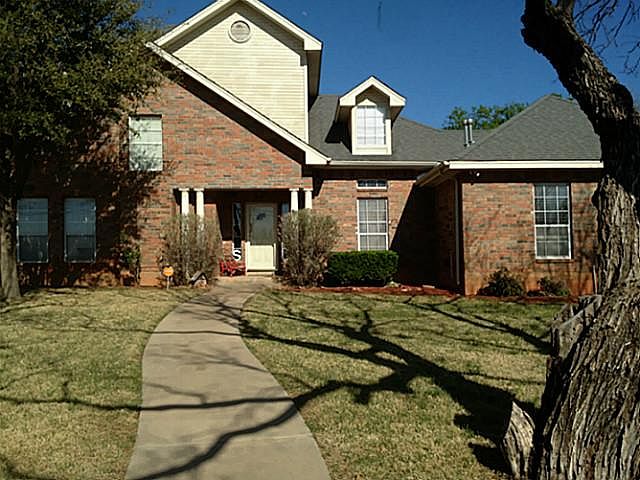1st image of 2557 Lincoln Dr