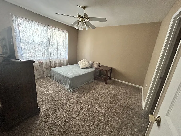 603 Dianne Ct — Photo 3